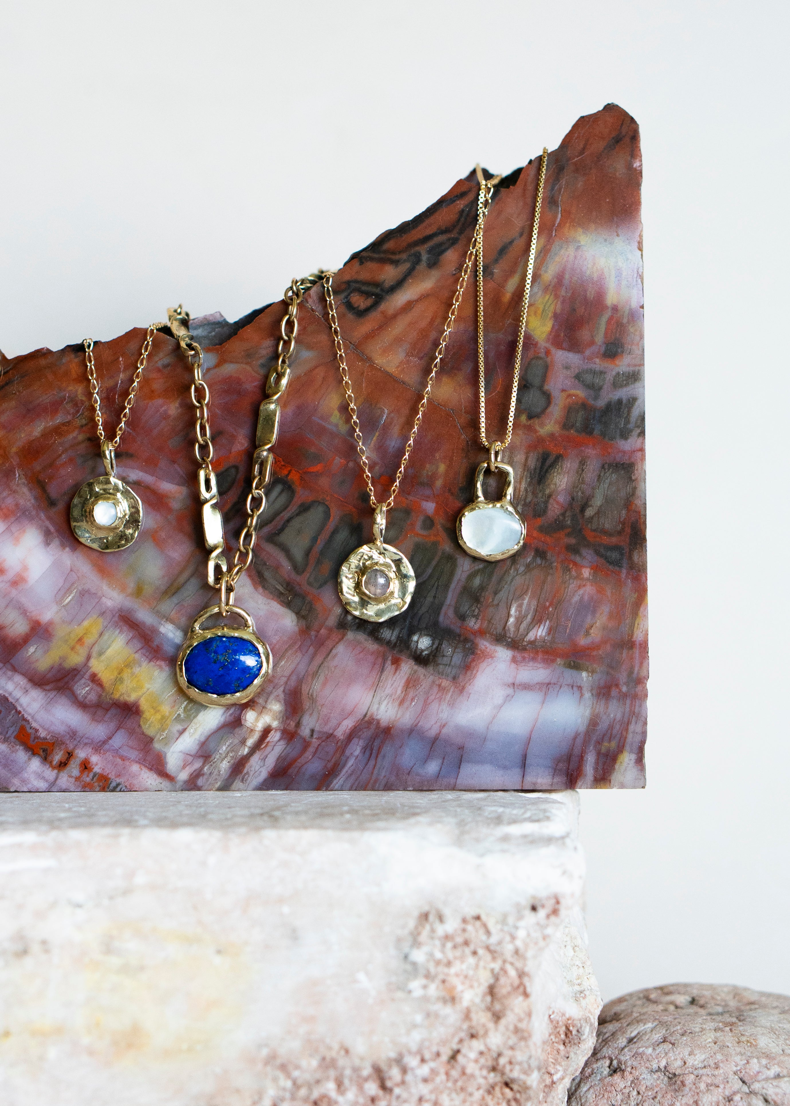 Ora Pendant Mother of Pearl