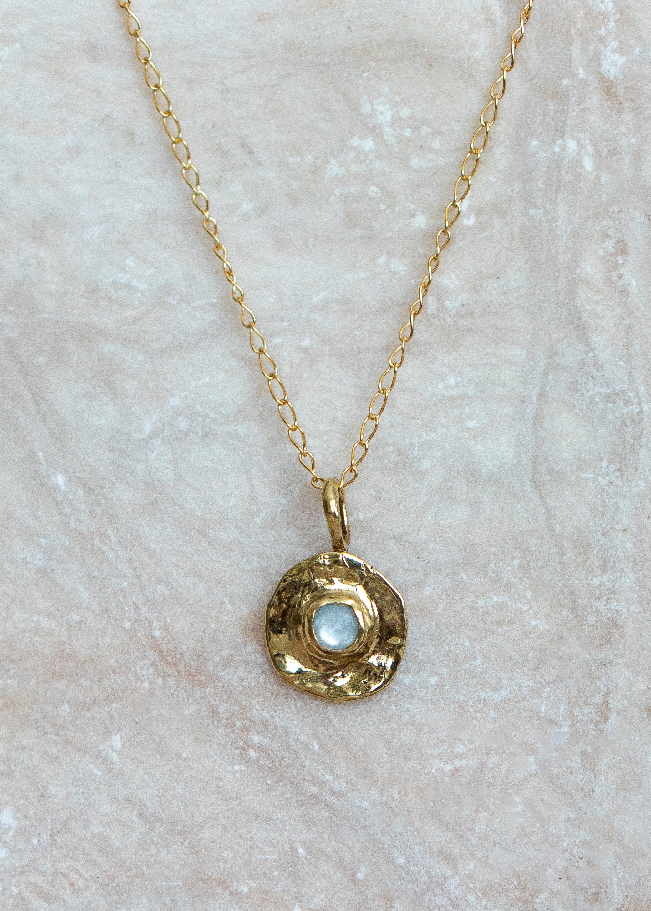 Ora Pendant Mother of Pearl