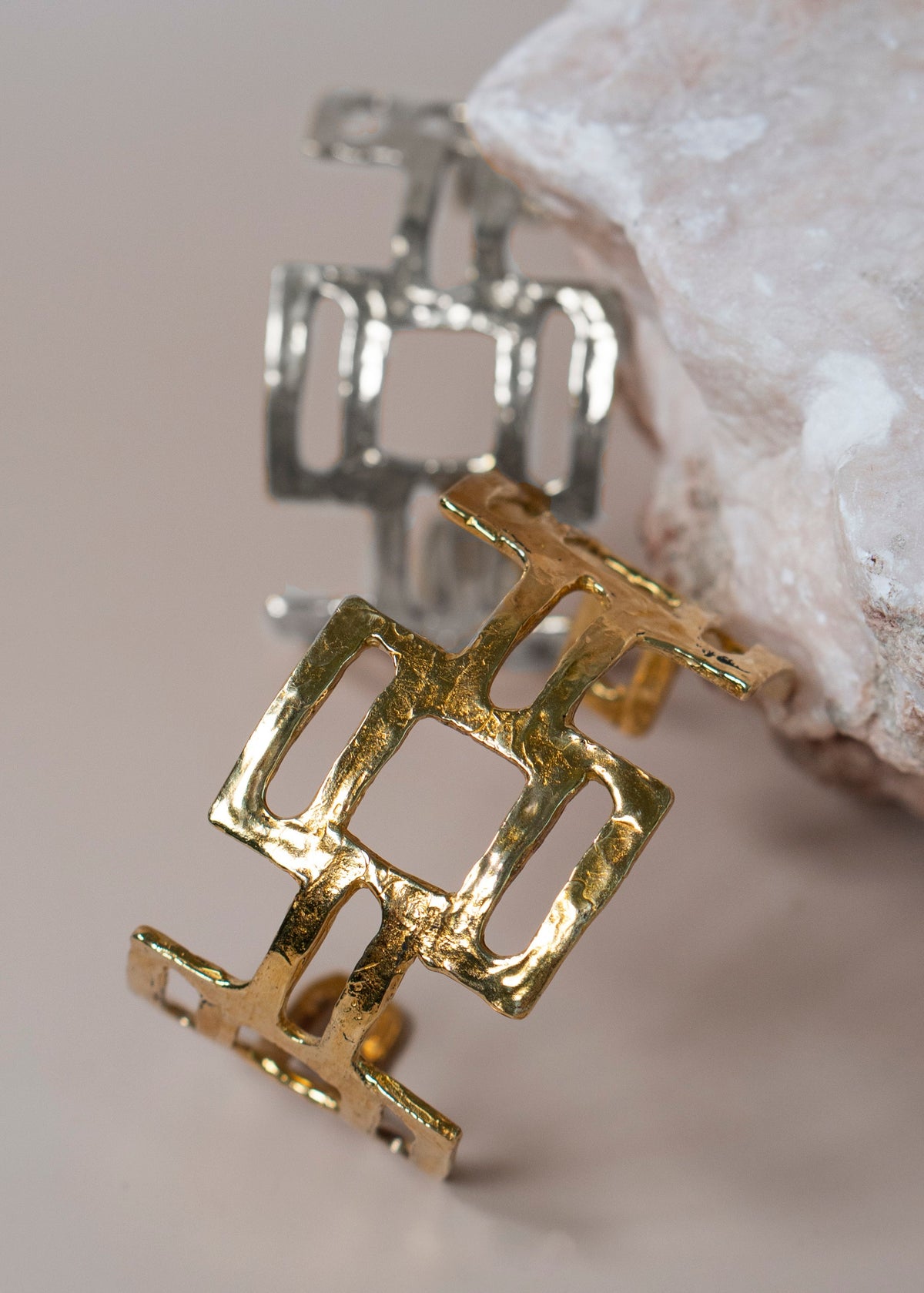 Salus Cuff