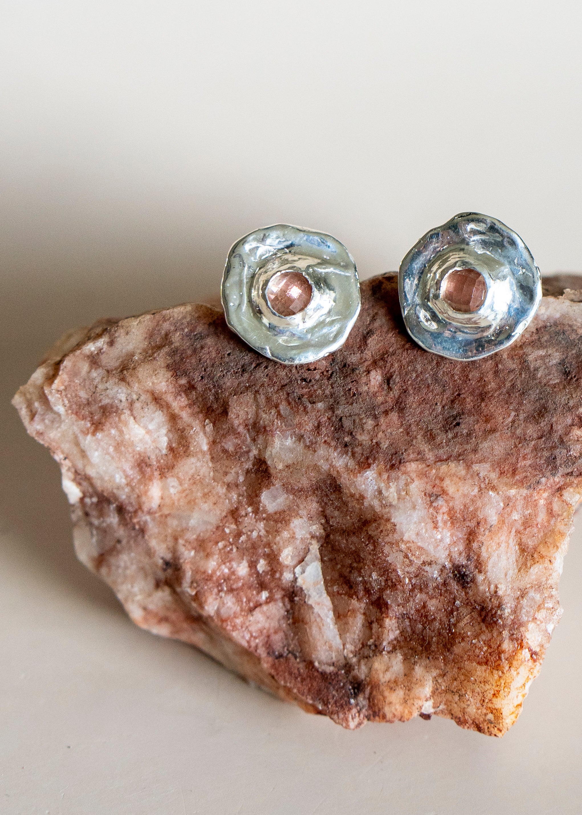 Rosecut Sunstone Ora Studs 