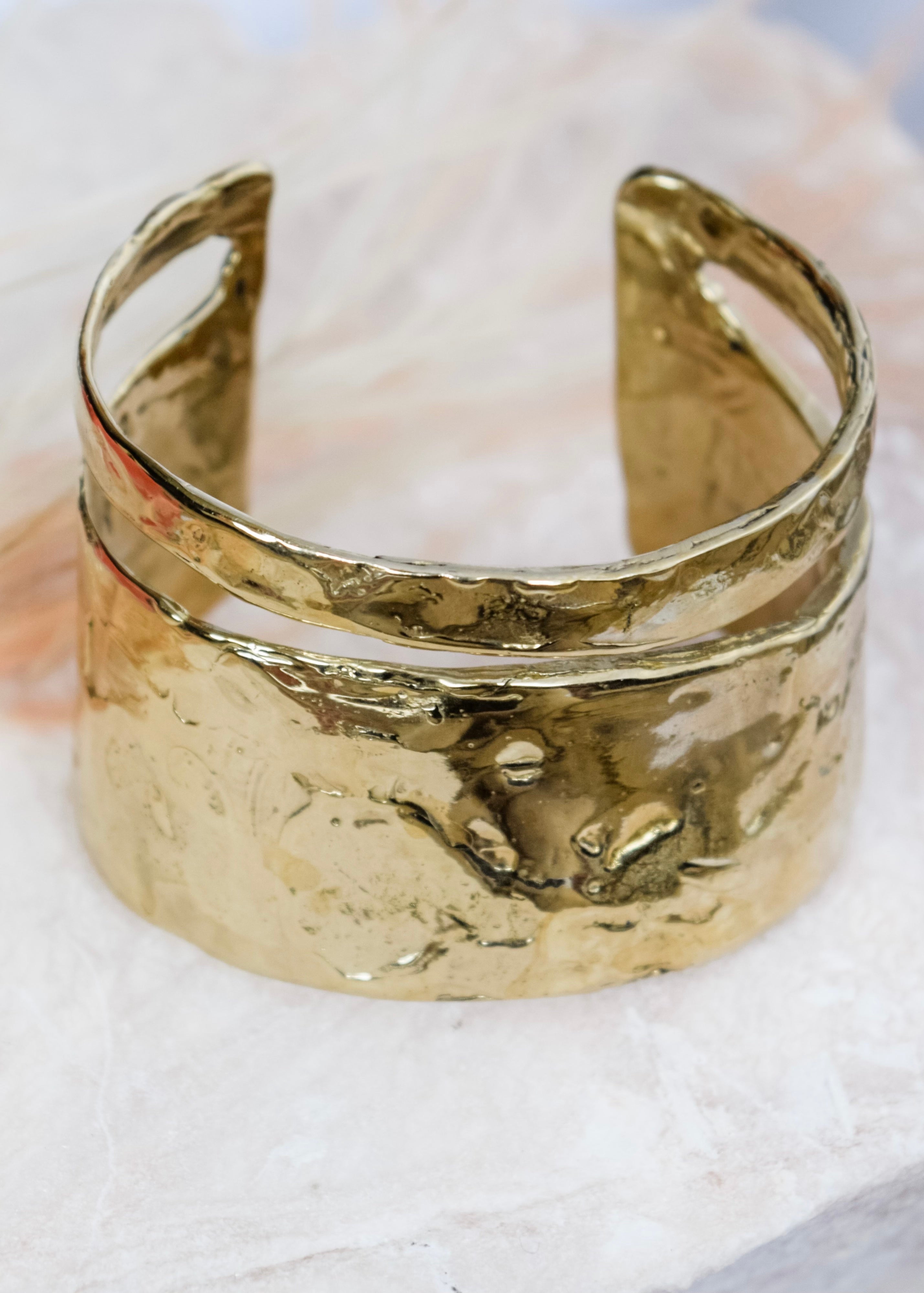 Dalles Cuff in Brass