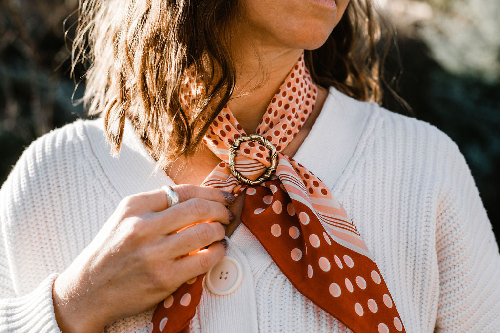 Chic Lucky Horseshoe Scarf Tie Bundle