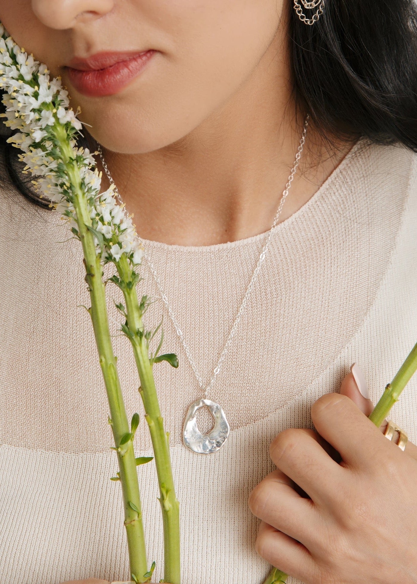 Eleas Tear Necklace 