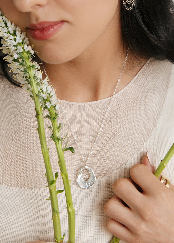 Eleas Tear Necklace 